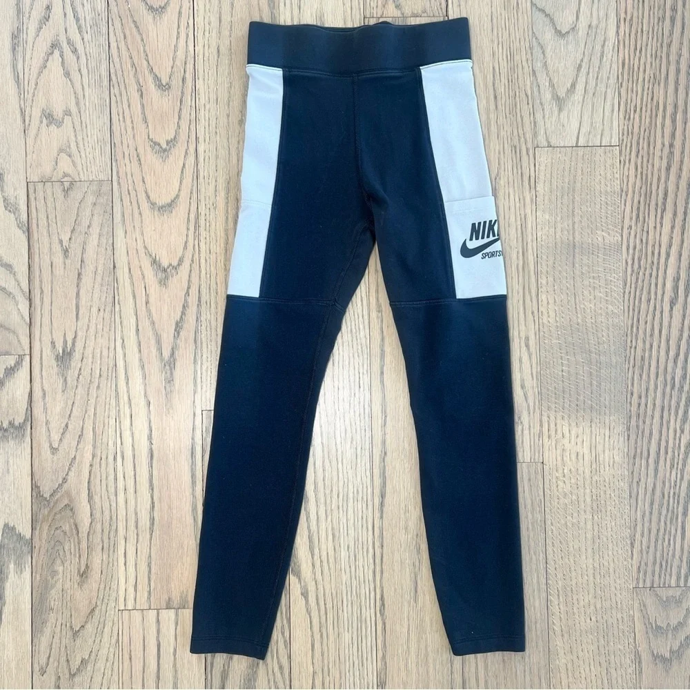 Nike Sportswear Heritage Girls Leggings in Black and Light Gray Size Medium